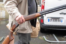 Fouesnant : dans le cerisier, il confond son fils avec des oiseaux et tire