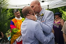 (Photos) 115 couples gays venus du monde entier se marient à Toronto