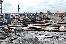 Grand Bassam : Un poteau électrique prend feu et consume des habitations