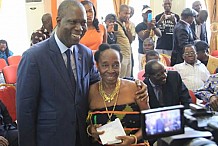 Le Président de la République offre 9.000.000 FCFA à 15 artistes ivoiriens