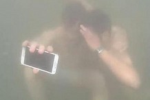 (vidéo) Samsung fait plonger des passants dans l'eau glacée pour gagner un Galaxy S5 