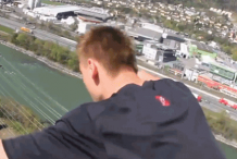 (Vidéo) Ce type fait un saut de 55 mètres