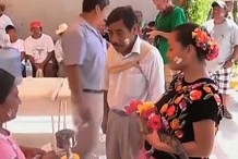 Mexique : le maire du village épouse un crocodile