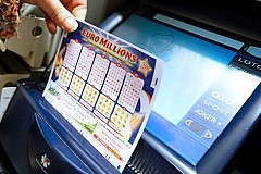 Un joueur remporte 82,8 millions de francs Un joueur remporte 82,8 millions de francs