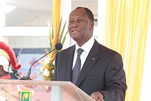 Ouattara promulgue la loi sur l’Accord de défense avec la France à quelques heures de la visite de Hollande 