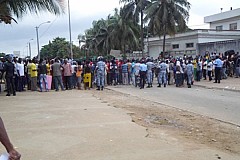 Cocody-Gobelet: Les habitants se dressent contre l’opération de déguerpissement Cocody-Gobelet: Les habitants se dressent contre l’opération de déguerpissement