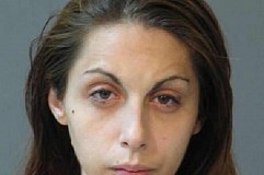 Elle abandonne ses enfants pour aller pratiquer une fellation Elle abandonne ses enfants pour aller pratiquer une fellation