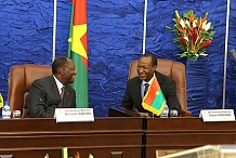 Alassane Ouattara salue les « excellentes relations » de fraternité et de solidarité avec le Burkina Faso