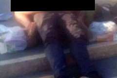 Venise: Un couple surpris dans une position très équivoque sur le pont degli Scalzi Venise: Un couple surpris dans une position très équivoque sur le pont degli Scalzi
