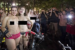 (Photos) Montréal: Nus à vélo (Photos) Montréal: Nus à vélo