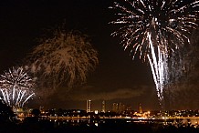 Festival de feux d’artifice du 08 août – Apothéoz promet du jamais vu en Afrique.