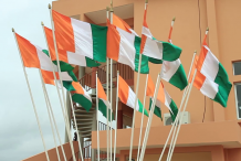 An 54 de la Côte d'Ivoire : chronique du drapeau tricolore ivoirien 