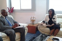 Renforcement des capacités des journalistes : Me Affoussiata Bamba-Lamine reçoit le Directeur du Centre Culturel américain