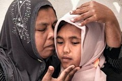 Indonésie : dix ans après le tsunami, elle retrouve sa famille