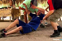 (Vidéo) Il teste la douleur la plus intense du monde (Vidéo) Il teste la douleur la plus intense du monde