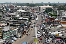 Échangeur d’Adjamé-Liberté : Le pont transformé en marché !