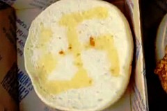 McDonald’s: Elle découvre une croix gammée dans son burger McDonald’s: Elle découvre une croix gammée dans son burger