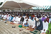 Prières dans les mosquées contre Ebola 