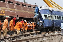 Inde: Un train percute un pousse-pousse: 21 morts