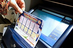 Il remporte 65,8 millions de francs à l'Euro Millions