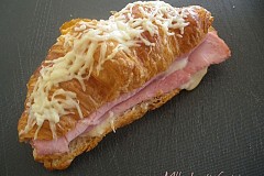 Croissants au jambon