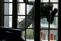 Belgique: Le cambrioleur s’endort sous le lit de sa victime Belgique: Le cambrioleur s’endort sous le lit de sa victime