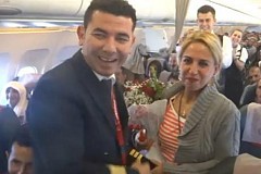 (Vidéo) Turquie: un pilote fait sa demande en mariage en plein ciel (Vidéo) Turquie: un pilote fait sa demande en mariage en plein ciel