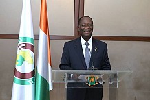 De retour de France, Alassane Ouattara appelle à la «solidarité internationale » contre Ebola