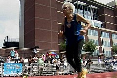 (Vidéo) Nouveau record du monde sur 100 mètres pour cette super mamie! (Vidéo) Nouveau record du monde sur 100 mètres pour cette super mamie!