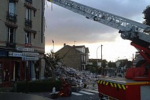 Paris: L'explosion d'un immeuble fait deux morts et douze blessés