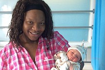 Une maman noire donne naissance à un bébé blanc