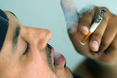 Il pense acheter une barrette de cannabis et se retrouve… avec des Bonbons à base de caramel
Il pense acheter une barrette de cannabis et se retrouve… avec des Bonbons à base de caramel