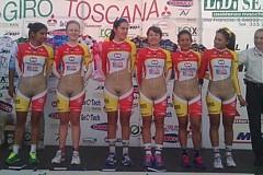 Découvrez le maillot très osé de l’équipe féminine colombienne de cyclisme
