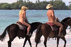 (Vidéo) Tout nus et célibataires, ils remettent ça (Vidéo) Tout nus et célibataires, ils remettent ça
