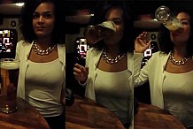 (Vidéo) Une femme boit cul sec une bière sans ses mains