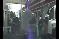 (vidéo) Etats-Unis: Un policier tire sur un automobiliste sans raison (vidéo) Etats-Unis: Un policier tire sur un automobiliste sans raison