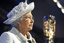 La reine engage, Le job: décoller des chewing-gums