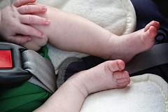 Un bébé de trois mois meurt oublié dans une voiture Un bébé de trois mois meurt oublié dans une voiture