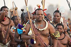 Le roi du Swaziland offre de l'argent aux jeunes femmes pour rester vierges Le roi du Swaziland offre de l'argent aux jeunes femmes pour rester vierges