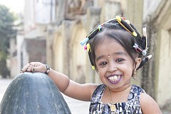 La plus petite femme du monde réalise son rêve La plus petite femme du monde réalise son rêve