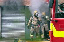 Une adolescente met le feu à la boutique où elle travaillait parce qu'elle s'y ennuyait