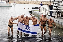 Six Israéliens rallient à la nage Israël depuis Chypre