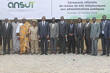 Lancement de la remise des kits téléphoniques à l’ administration publique - L’ Ansut équipe Ananda.