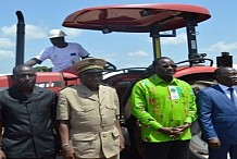 Des équipements et du matériel agricoles pour les planteurs de canne villageoise et les agricultrices du Tchologo