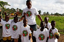 La Fondation Drogba Didier offre des kits scolaires à 3000 élèves, à Grand-Lahou