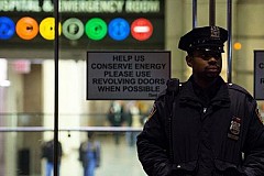 Il meurt, poussé sur les rails du métro de New York