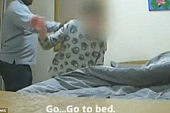 (vidéo) Un éducateur violent condamné à six mois de prison: il a été filmé par une caméra cachée placée par les parents d'un jeune homme handicapé (vidéo) Un éducateur violent condamné à six mois de prison: il a été filmé par une caméra cachée placée par les parents d'un jeune homme handicapé
