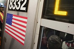 New York : un homme poussé sous le métro sous les yeux de sa femme New York : un homme poussé sous le métro sous les yeux de sa femme