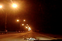 (vidéo) Choc: Un conducteur se fait éjecter de sa voiture et décède 