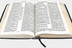 France: Il réécrit la Bible car il la trouve «mal écrite» France: Il réécrit la Bible car il la trouve «mal écrite»